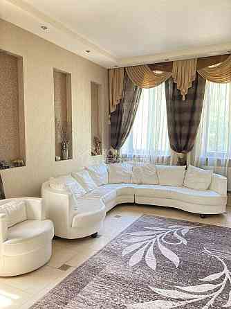 Продаж Будинок 6-кімнатний на вул. Благодатна Высокий