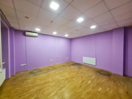 Здається Офісні приміщення площа 135 кв.м 1-й поверх Київ Проспект Володимира Івасюка 20Б Київ