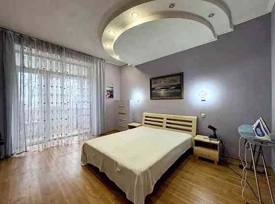 Продаж Квартира 3-кімнатна, 4/4 поверх на Нигояна, 42 Днепр