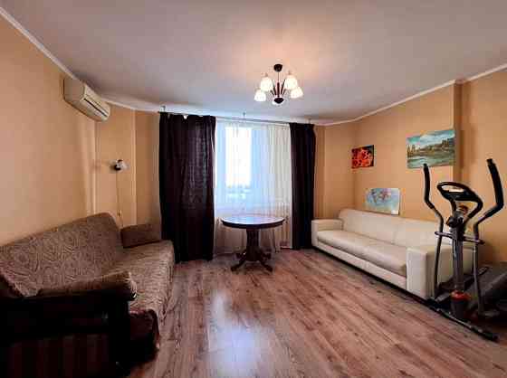 Продаж Квартира 2-кімнатна, 20/25 поверх на Кубанської України вул., д. 31-А Киев