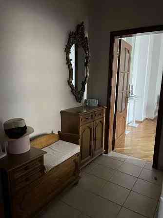 Оренда Квартира 2-кімнатна, 4/4 поверх на ул. Симона Петлюры Київ