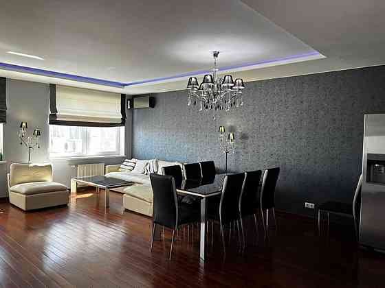 Продаж Квартира 4-кімнатна, 14/15 поверх на Кадетский гай ул., 6 Київ