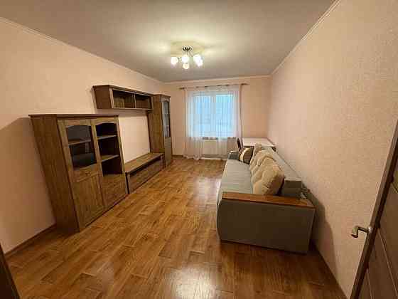 Продаж Квартира 2-кімнатна, 23/25 поверх на Ревуцького, 54 Київ