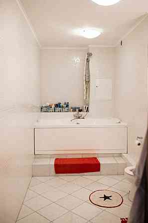 Продаж Квартира 5-кімнатна, 18/19 поверх на Дніпровська набережна, 19А Київ