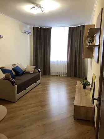 Оренда Квартира 1-кімнатна, 22/25 поверх на ул. Елены Пчилки Київ