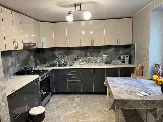 Продаж Будинок 6-кімнатний на вул. Академіка Байрачного Валки