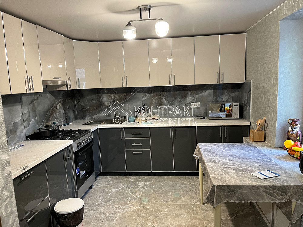 Продаж Будинок 6-кімнатний на вул. Академіка Байрачного Валки - фото 1