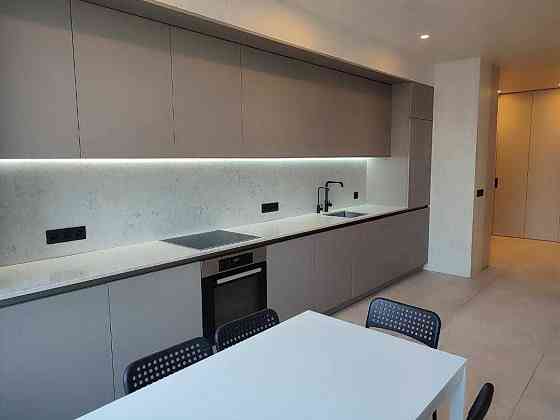 Продаж Квартира 3-кімнатна, 4/25 поверх на Каховська вул., д. 62А Kiev