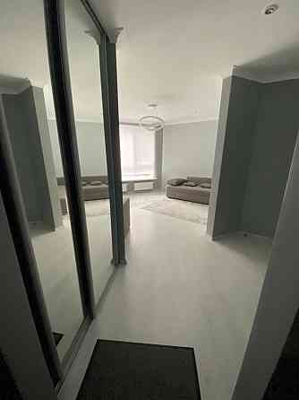 Оренда Квартира 1-кімнатна, 20/24 поверх на Зарічна, 1б Київ