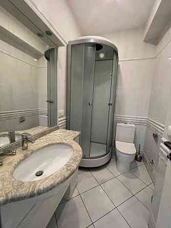 Продаж Квартира 5-кімнатна, 8/10 поверх на Олександра Кониського вул., д. 52-58 Київ