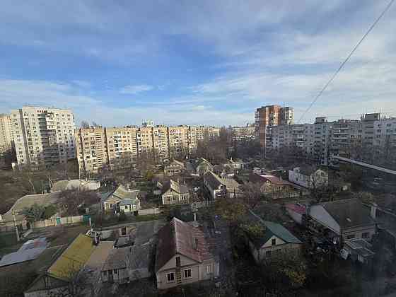 Продам 2 комнатную квартиру. Кирпич. Центр Таирова Академика Королева Одеса