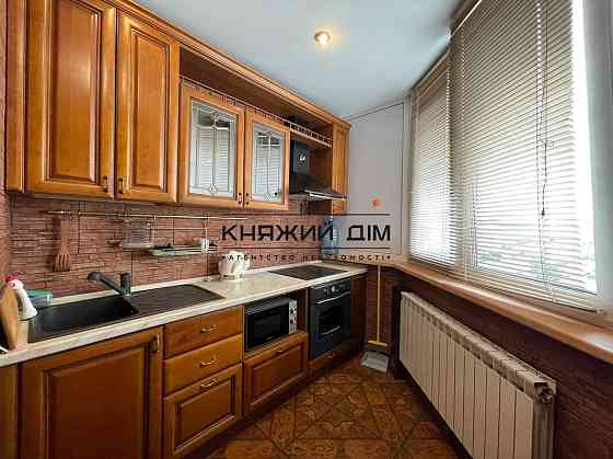 Оренда Квартира 3-кімнатна, 12/17 поверх на Анны Ахматовой ул. Kiev