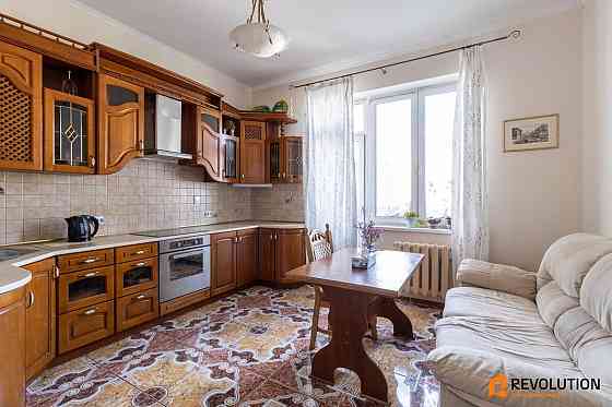 Оренда Квартира 1-кімнатна, 11/25 поверх на Урловська, 16/37 Kiev