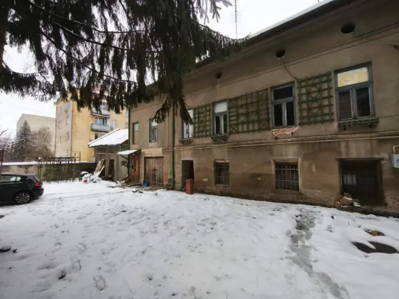 For sale 2-storey Part of a house with land 3.1 ares 152 sq.m 2 rooms at Крилова Uzhhorod