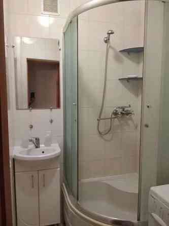 Оренда Квартира 3-кімнатна, 2/5 поверх на ул. Светлая Kiev