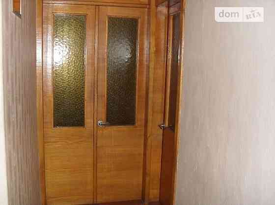 Оренда Квартира 3-кімнатна, 4/4 поверх на пл. Севастопольская Киев