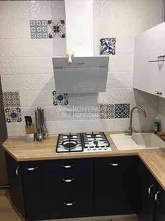 Продаж Квартира 3-кімнатна, 2/6 поверх на вул. Каразіна Kharkiv