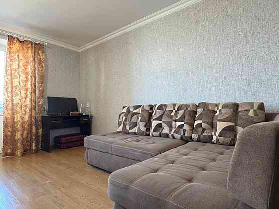 Продаж Квартира 3-кімнатна, 8/9 поверх на 8 Марта ул. Dnipro