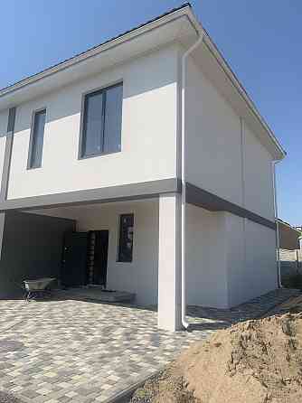 Двухэтажный новый таунхауз с подвалом. Limanka