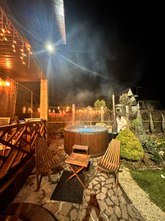 Ranch, Podobova rent a cabin near Kiev, Jacuzzi, forest and lake Kiev