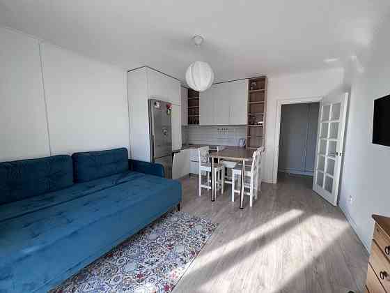 Продаж Квартира 1-кімнатна, 6/7 поверх на Метрологічна вул., д. 111 Киев