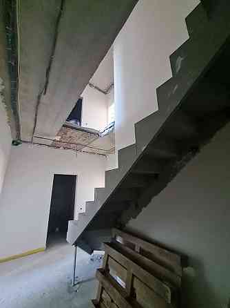 Продаётся двухуровневая квартира в тихом районе Одессы на улице Заболотного Одесса