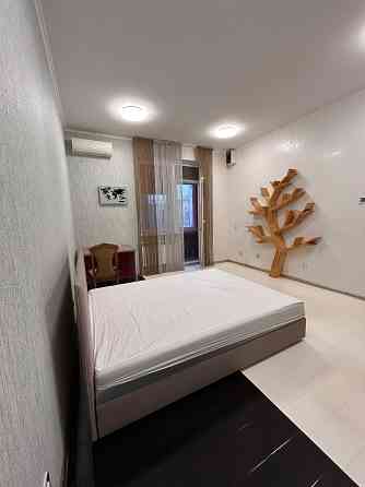 Продаж Квартира 3-кімнатна, 2/9 поверх на Кривоноса Максима вул., д. 15 Київ