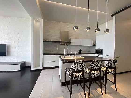 Продаж Квартира 3-кімнатна, 12/17 поверх на Лидерсовский б-р, 5 Одеса