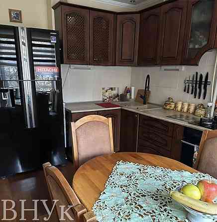 Продаж Квартира 4-кімнатна, 2/9 поверх на Богомольця Ужгород