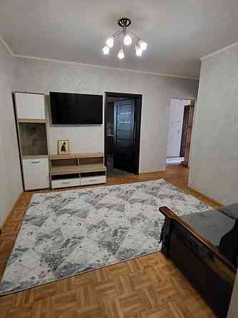 Оренда Квартира 1-кімнатна, 15/19 поверх на Драгоманова, 1к Киев