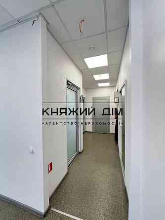 Оренда офісне приміщення на Грушевского Михаила ул. поверх - 1/4 Киев
