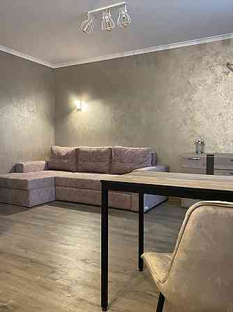 Оренда Квартира 1-кімнатна, 6/10 поверх на Академіка Лєбєдєва, 1 Київ