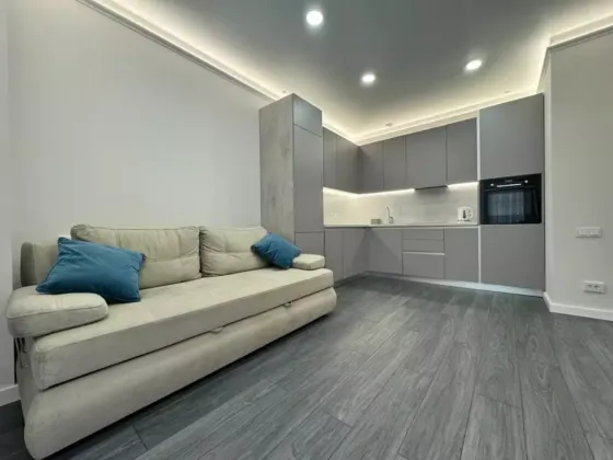 Продаж Квартира 2-кімнатна, 2/12 поверх Дніпро