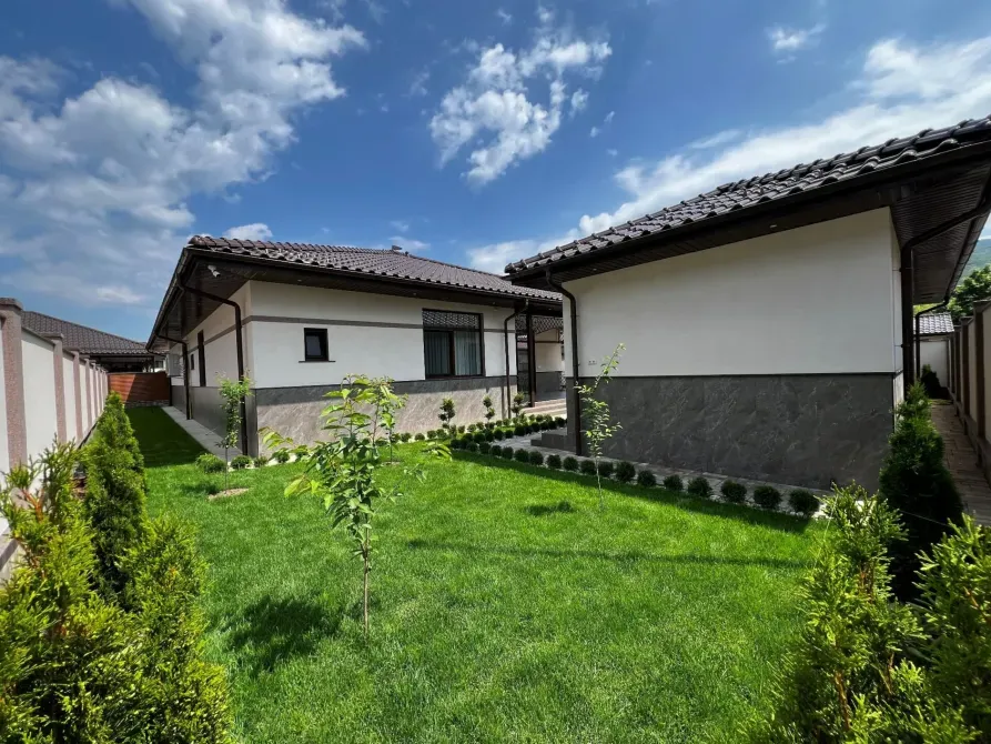 Продаж 1-поверховий Котедж з ділянкою 6 сот 209.3 кв.м 4 кімн.  Виноградів - фото 2