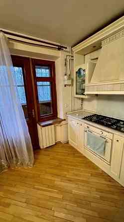 Продаж Квартира 5-кімнатна, 3/11 поверх на Базарная ул. Одеса