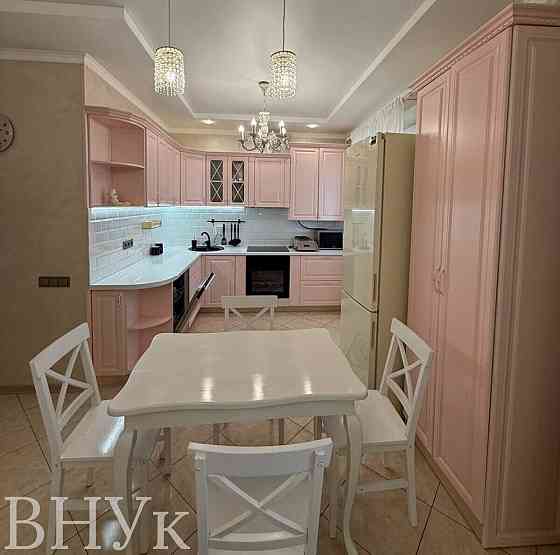 Продаж Квартира 2-кімнатна, 2/8 поверх на Відродження, 50а Луцьк