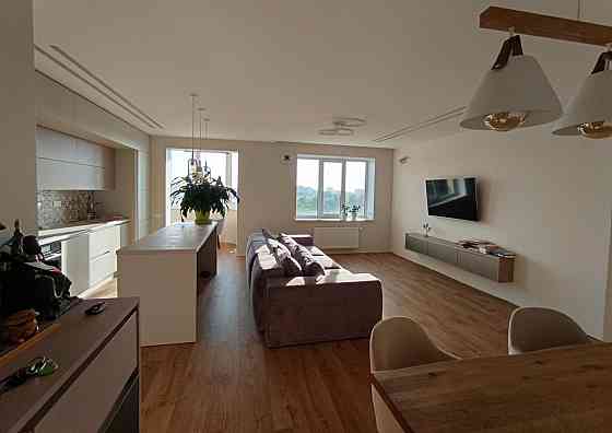 Продаж Квартира 4-кімнатна, 8/9 поверх на вул. Євгена Рихліка Житомир