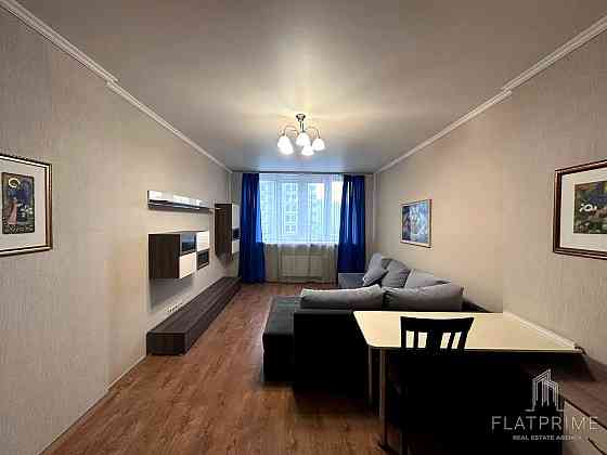 Продаж Квартира 2-кімнатна, 8/23 поверх на Максимовича Михайла вул., д. 3-Г Київ