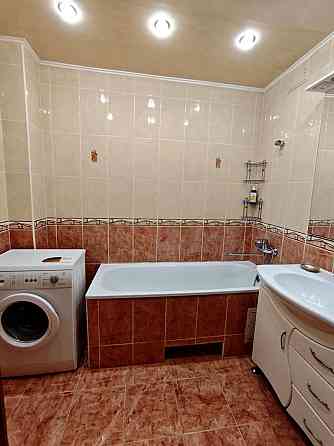 Продаж Квартира 2-кімнатна, 16/19 поверх на Драгоманова вул., д. 1-Г Київ