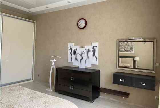 Оренда Квартира 2-кімнатна, 13/18 поверх на Жемчужная ул. Одеса