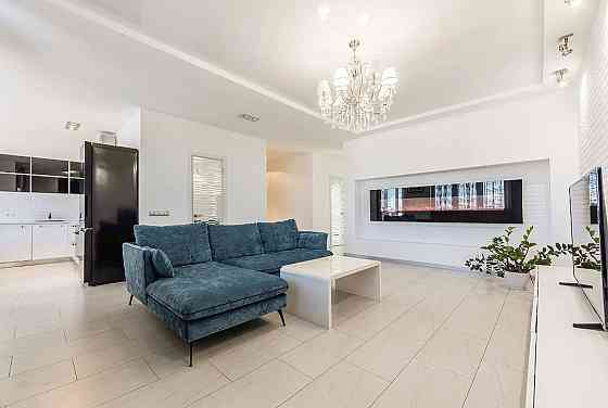 Продаж Квартира 3-кімнатна, 18/22 поверх на Саперно-Слобідська вул., д. 10 Киев