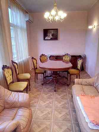 Продаж Квартира 3-кімнатна, 3/4 поверх на Павлівська вул., д. 10 Київ