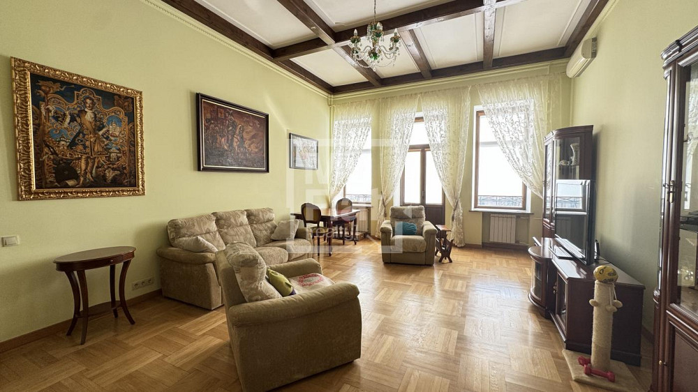 Оренда Квартира 4-кімнатна, 4/5 поверх на вул. Хмельницького Богдана Kiev - photo 1