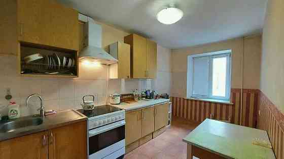 Оренда Квартира 3-кімнатна, 2/10 поверх на ул. Златоустовская Киев