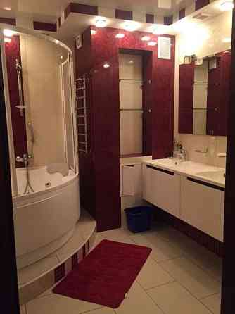 Оренда Квартира 3-кімнатна на ул. Анны Ахматовой, 15 Київ