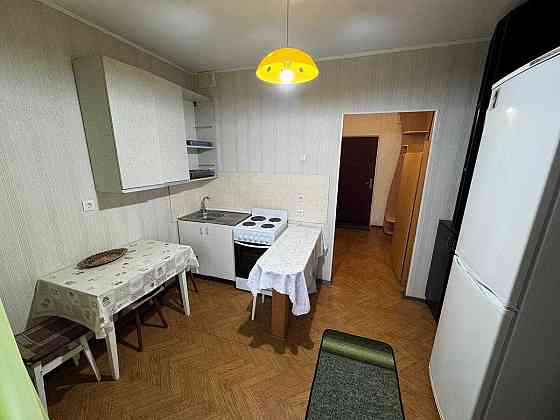 Оренда Квартира 1-кімнатна, 16/18 поверх на вул. Анни Ахматової, 15 Київ