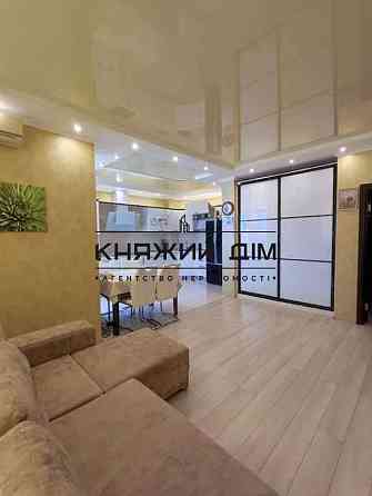 Продаж 3х кімнатної квартири студії метро Харківська Код об'єкта № 21143849 Київ