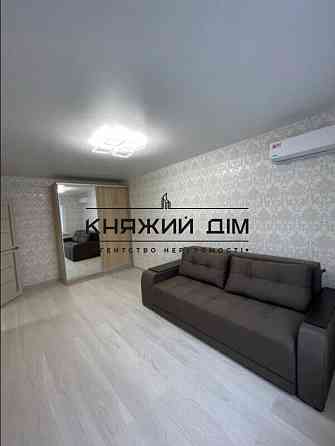 Оренда Квартира 2-кімнатна, 2/27 поверх на Вишняковская ул. Київ
