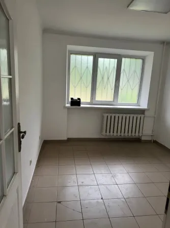 Здається Приміщення в житловому будинку площа 48 кв.м 1-й поверх Івано-Франківськ Мазепи Івано-Франківськ