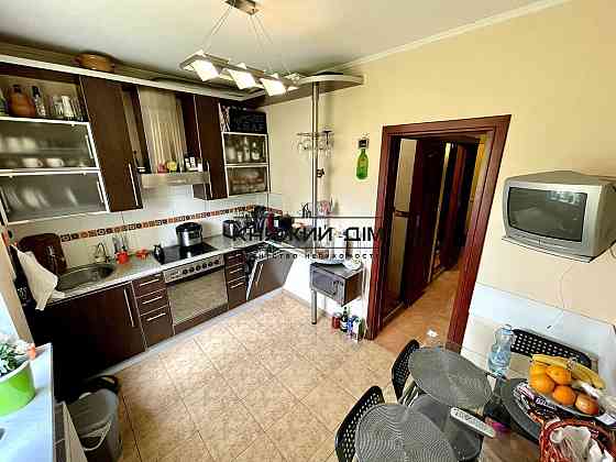 Продаж Квартира 2-кімнатна, 11/15 поверх на Ахматовой Анны ул. Київ